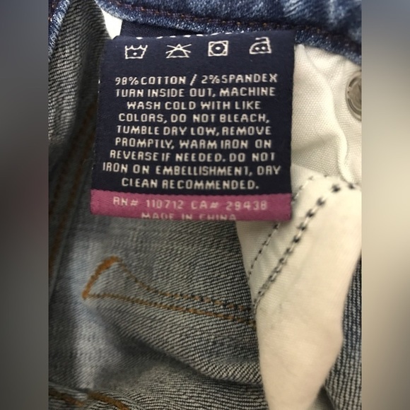 VIGOSS Thompson Tomboy Medium Wash Distressed Mid Rise Skinny Jeans. Size 25 - Picture 12 of 13